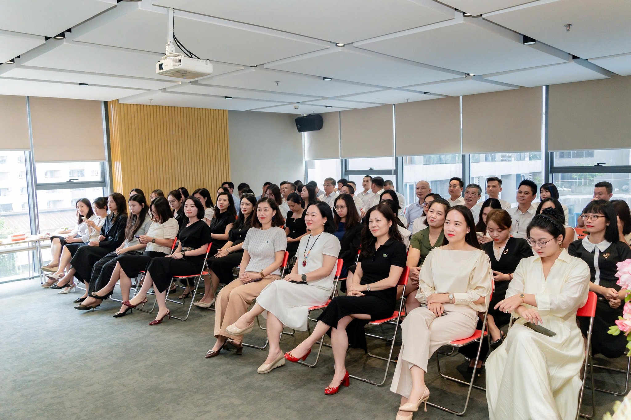 BV GROUP RỰC RỠ SẮC MÀU TRI ÂN NGÀY PHỤ NỮ VIỆT NAM 20/10