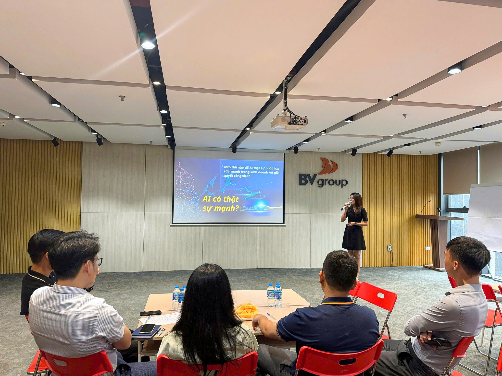 WORKSHOP “HÀNH TRÌNH CHUYỂN ĐỔI SỐ VỚI AI: ỨNG DỤNG AI TRONG CÁC TÁC VỤ CÔNG VIỆC” – ĐƠN VỊ BV LIFE VÀ VINA-MEC HR